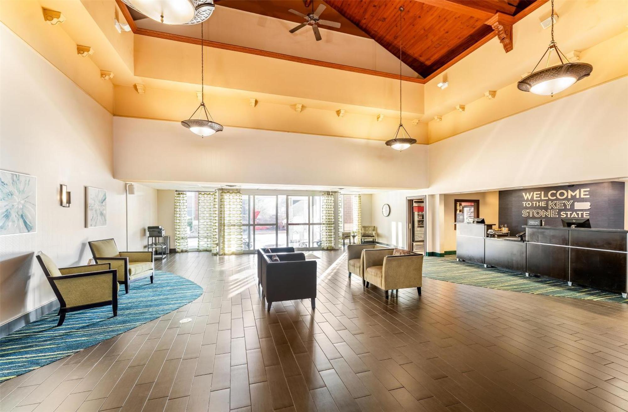 Hampton Inn & Suites Newtown Yardley Ngoại thất bức ảnh