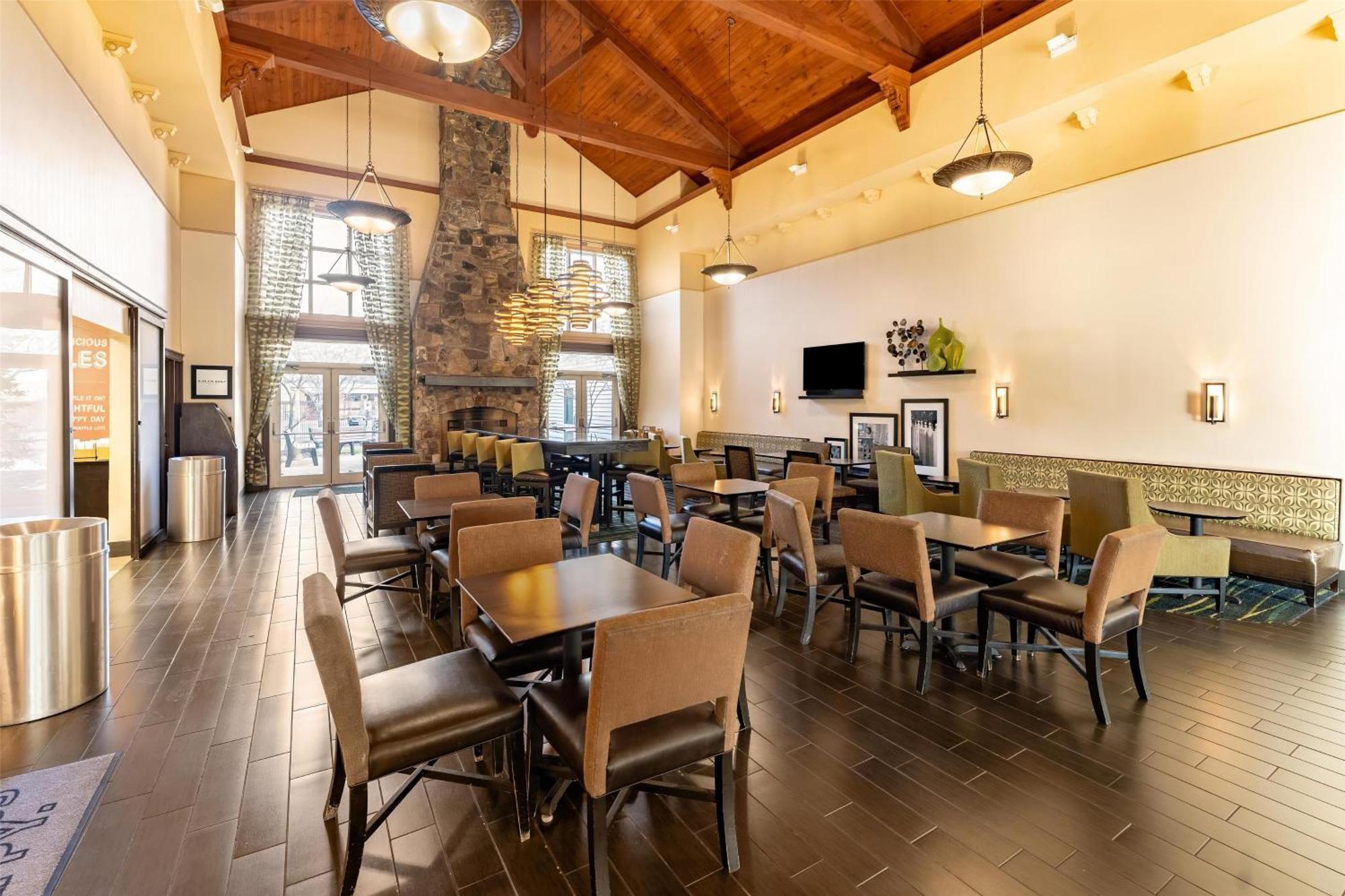 Hampton Inn & Suites Newtown Yardley Ngoại thất bức ảnh